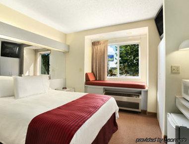Quality Inn & Suites Watertown Fort Drum Calcium Стая снимка