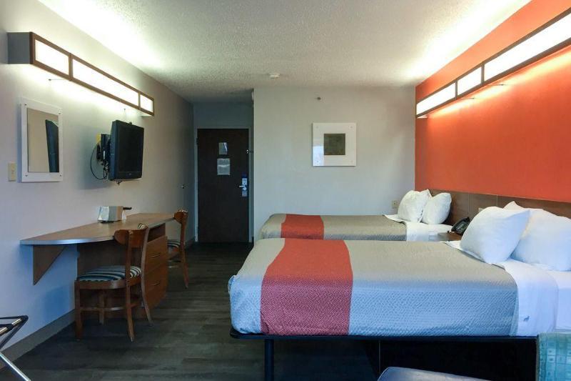 Quality Inn & Suites Watertown Fort Drum Calcium Екстериор снимка
